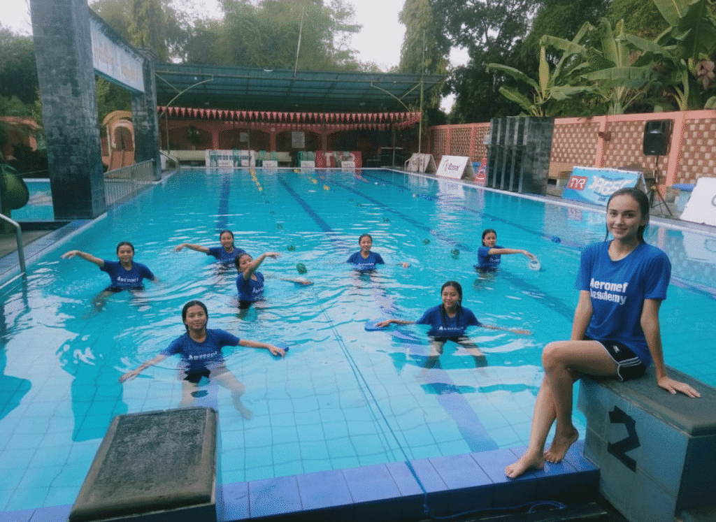 sekolah pramugari renang gratis